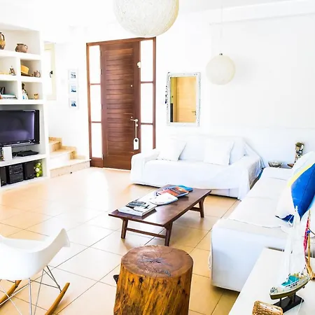 Riverland Villa *
