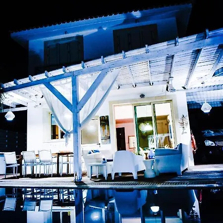 Riverland Villa
